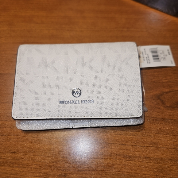 Michael Kors Handbags - Michael Kors White Wallet